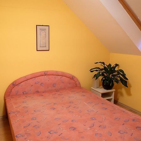 Var-Torony Apartman Gyula Ngoại thất bức ảnh
