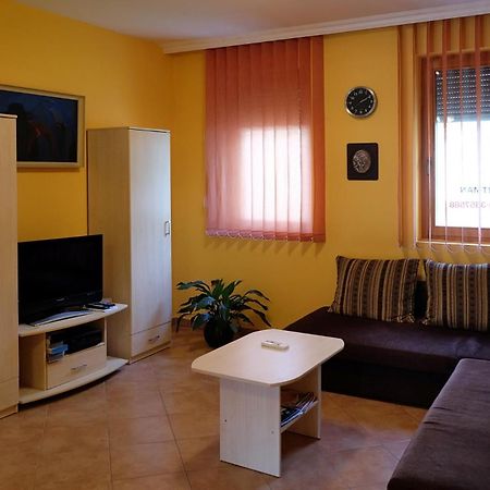 Var-Torony Apartman Gyula Ngoại thất bức ảnh