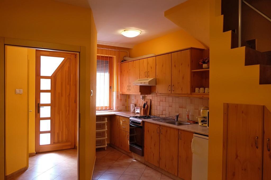 Var-Torony Apartman Gyula Ngoại thất bức ảnh