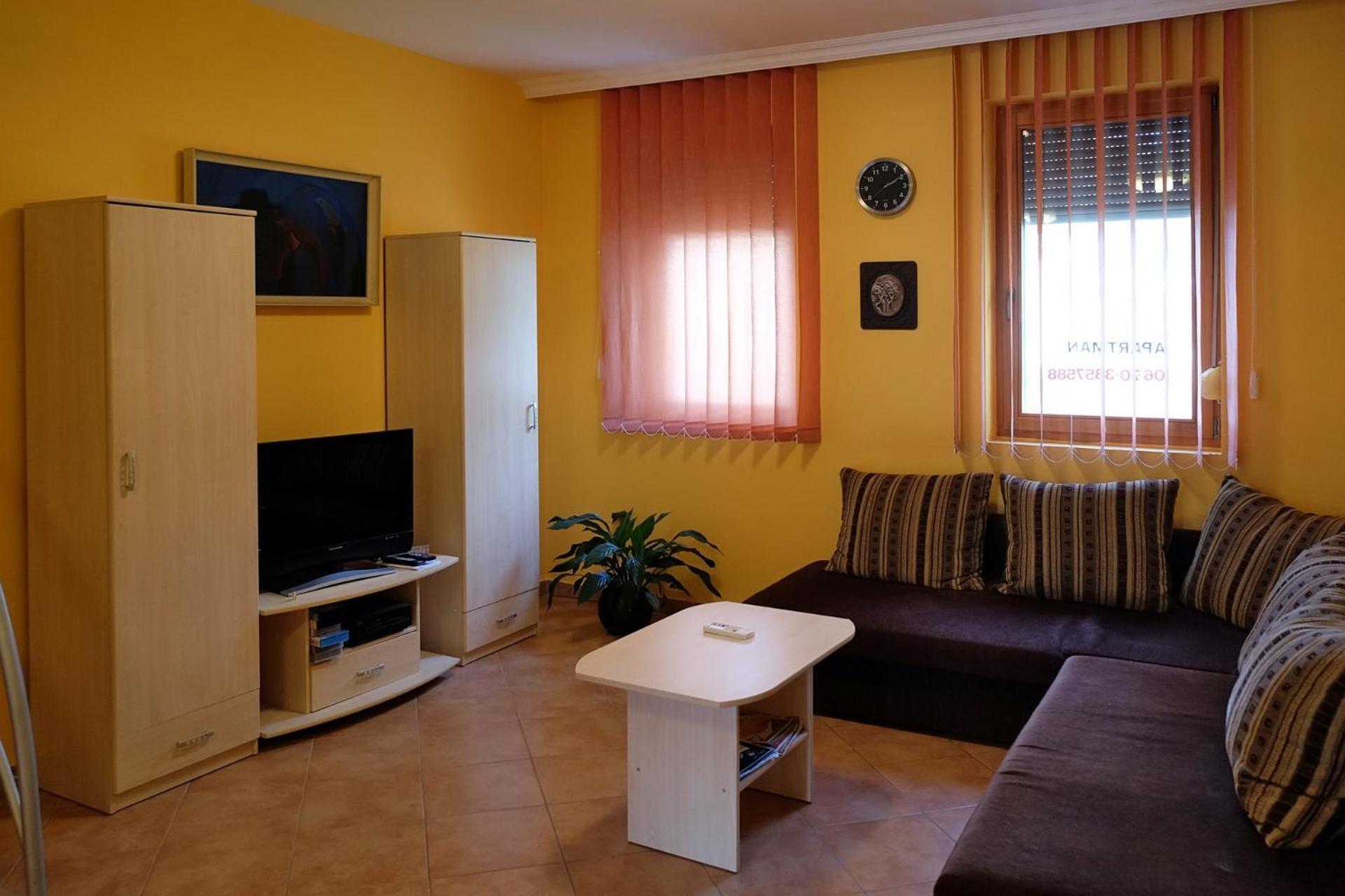 Var-Torony Apartman Gyula Ngoại thất bức ảnh